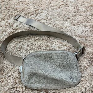 USED - Lululemon Beige Sherpa Belt Bag